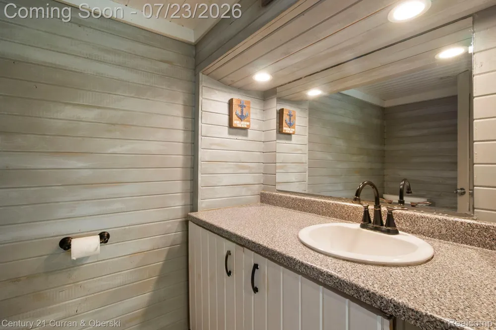 10492 Lake Shore Drive Tyrone Township, MI 48430