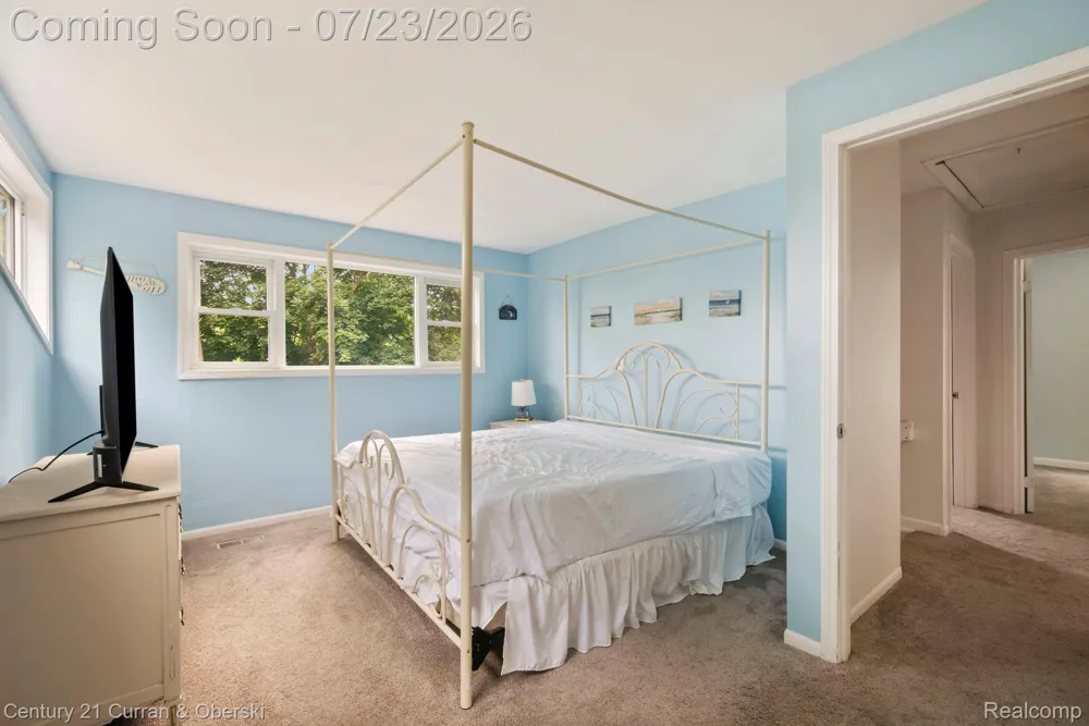 10492 Lake Shore Drive Tyrone Township, MI 48430