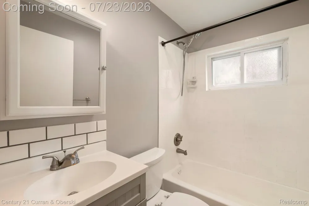 10492 Lake Shore Drive Tyrone Township, MI 48430