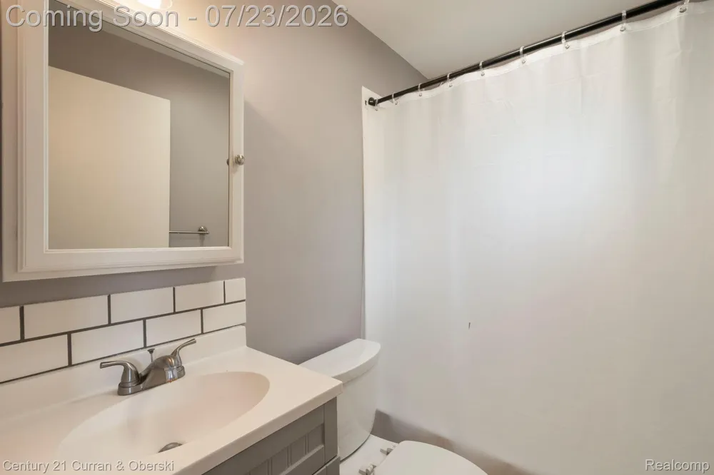 10492 Lake Shore Drive Tyrone Township, MI 48430