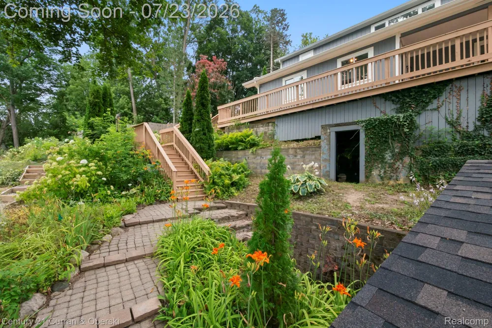 10492 Lake Shore Drive Tyrone Township, MI 48430