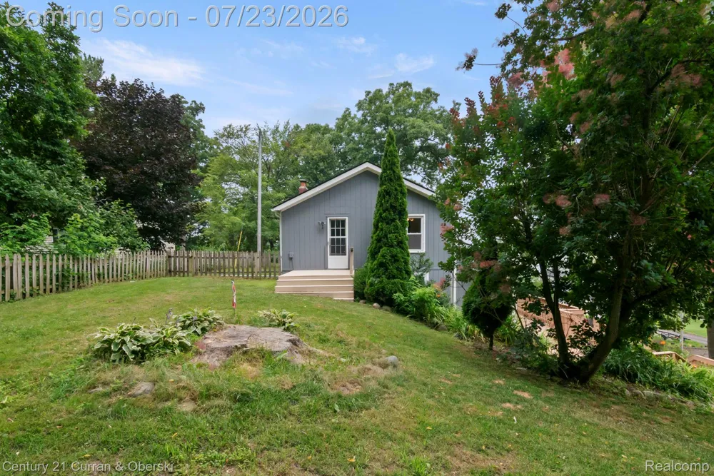 10492 Lake Shore Drive Tyrone Township, MI 48430