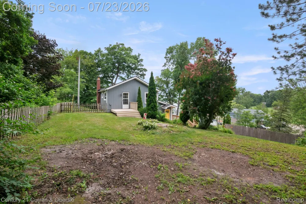 10492 Lake Shore Drive Tyrone Township, MI 48430