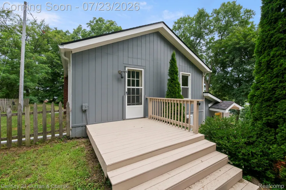 10492 Lake Shore Drive Tyrone Township, MI 48430