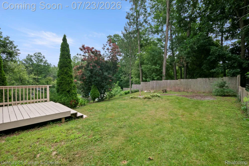 10492 Lake Shore Drive Tyrone Township, MI 48430