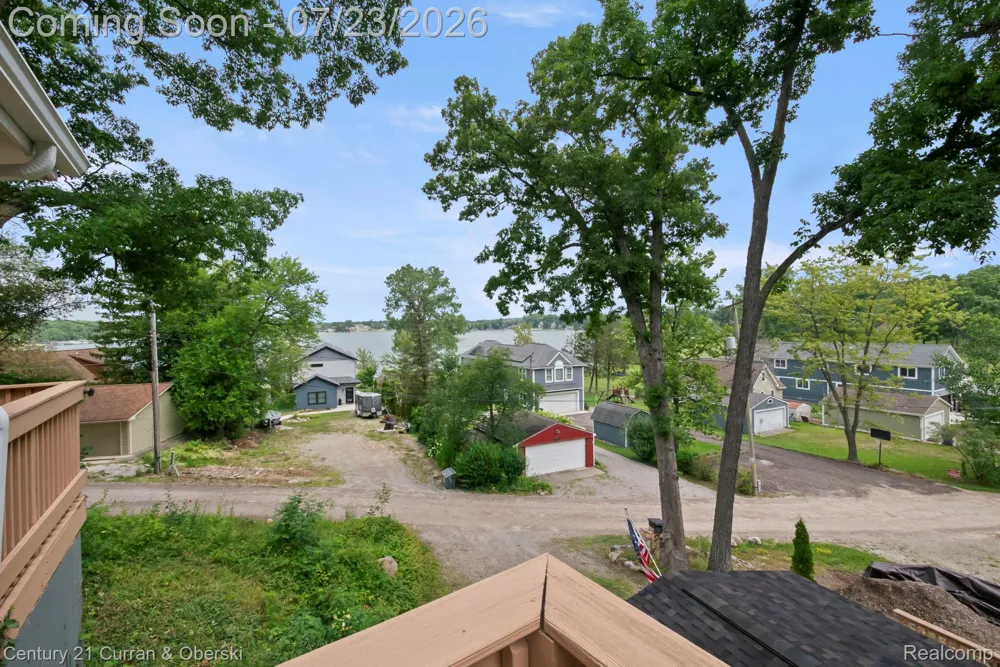 10492 Lake Shore Drive Tyrone Township, MI 48430