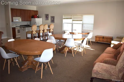 1870 Axtell Drive #6