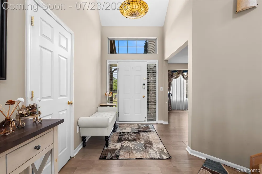 19550 Shorecrest Drive Clinton Charter Township, MI 48038