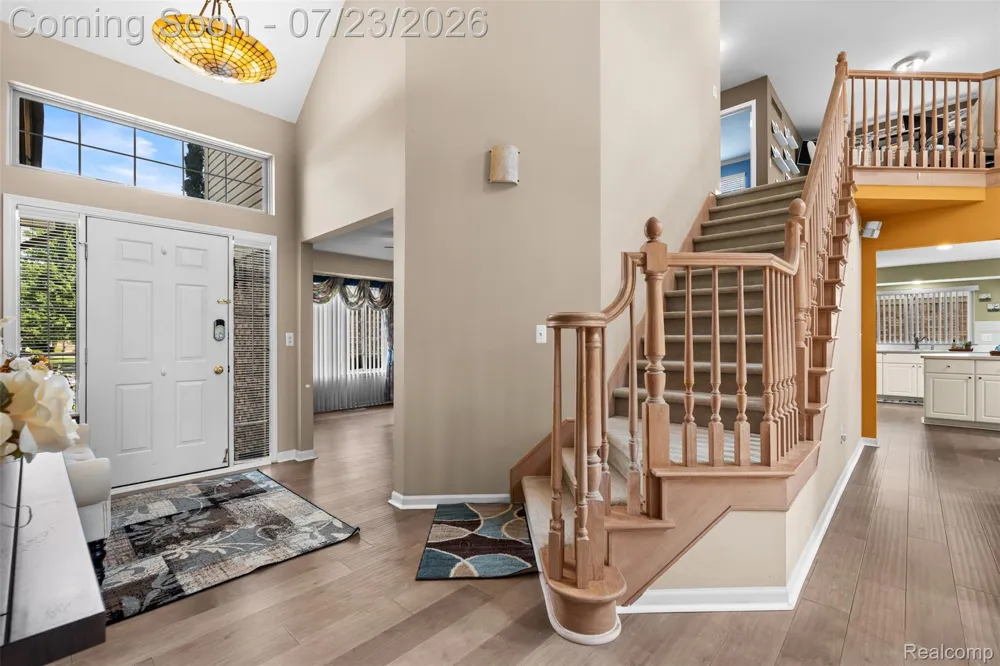 19550 Shorecrest Drive Clinton Charter Township, MI 48038
