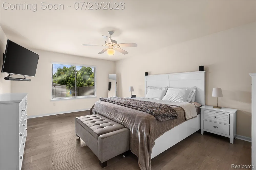 19550 Shorecrest Drive Clinton Charter Township, MI 48038