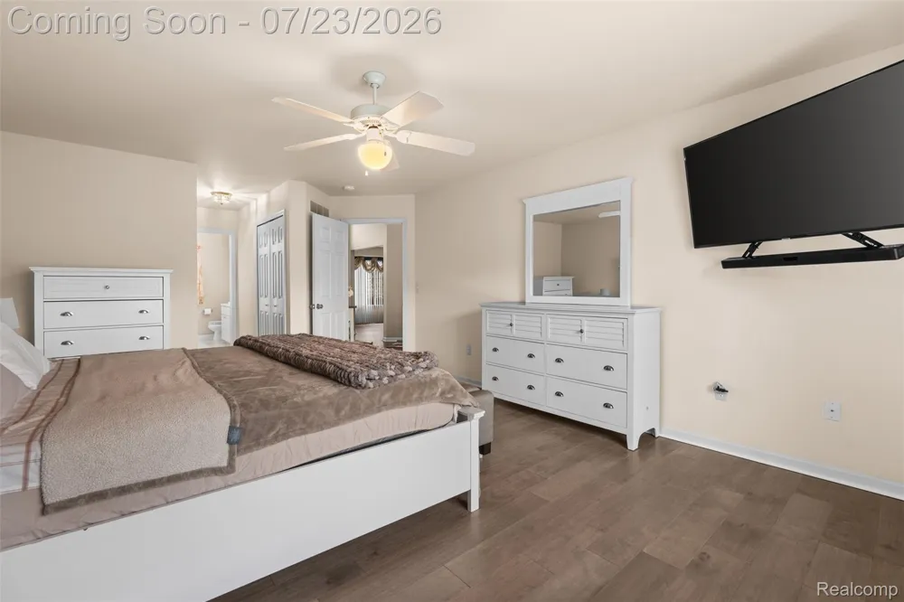 19550 Shorecrest Drive Clinton Charter Township, MI 48038