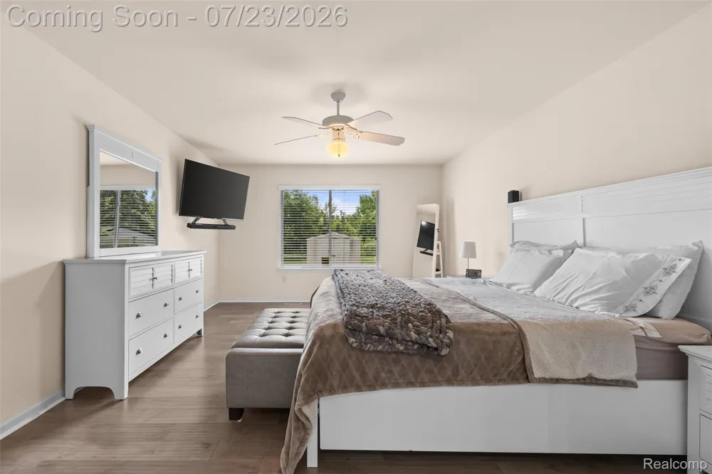19550 Shorecrest Drive Clinton Charter Township, MI 48038