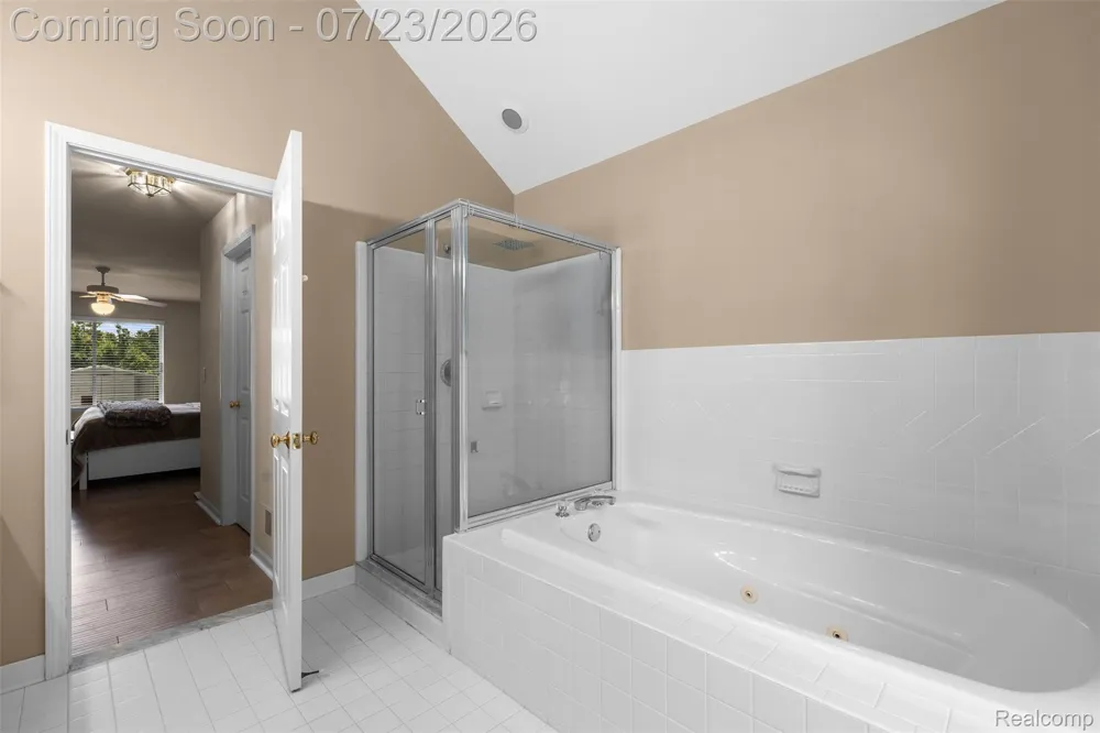 19550 Shorecrest Drive Clinton Charter Township, MI 48038