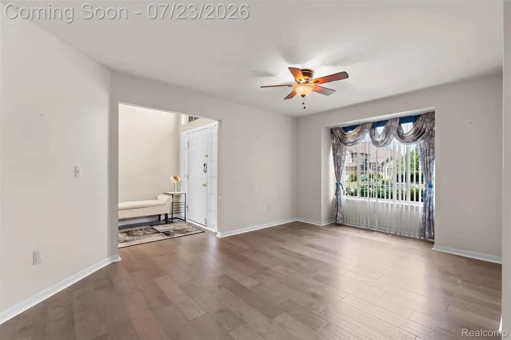 19550 Shorecrest Drive Clinton Charter Township, MI 48038