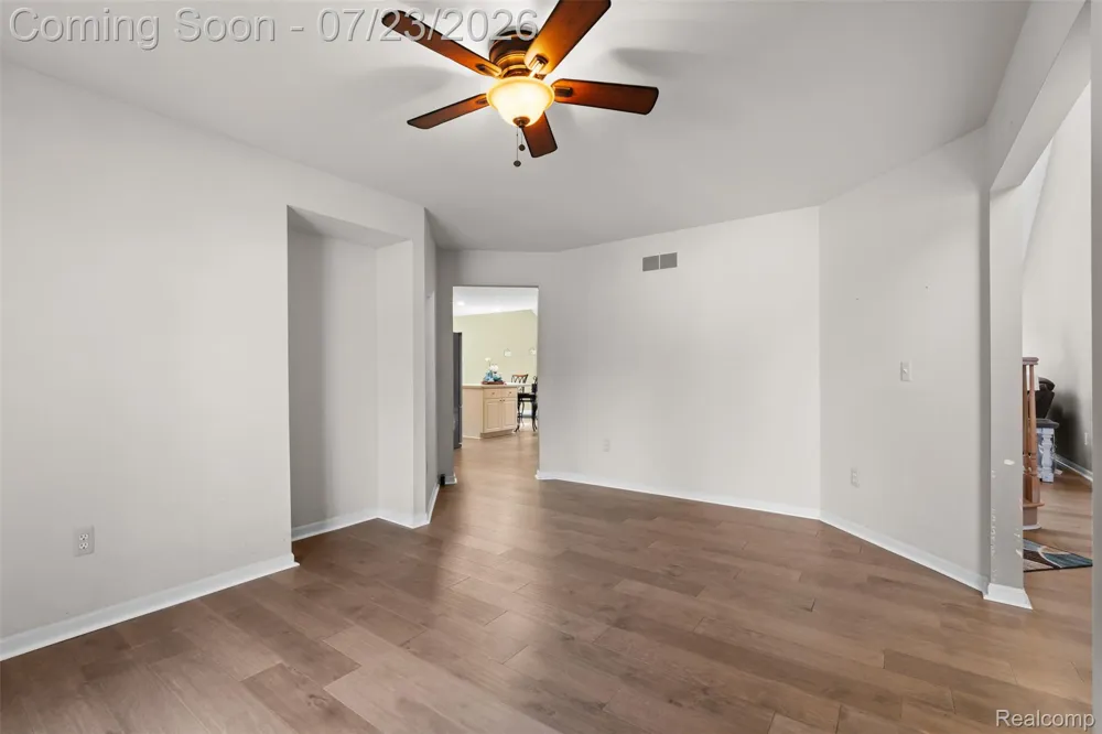 19550 Shorecrest Drive Clinton Charter Township, MI 48038