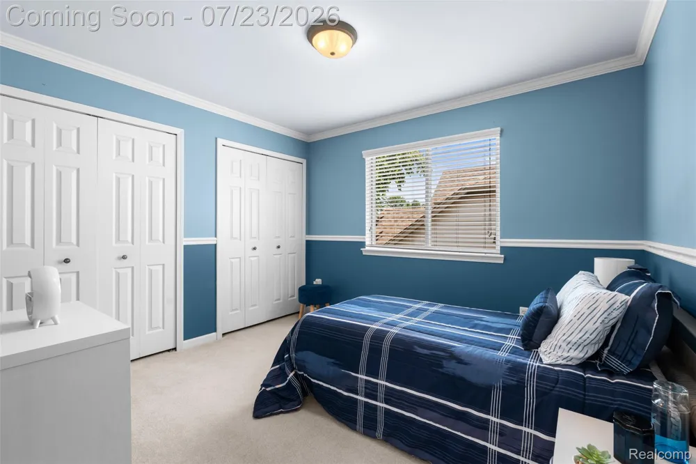 19550 Shorecrest Drive Clinton Charter Township, MI 48038