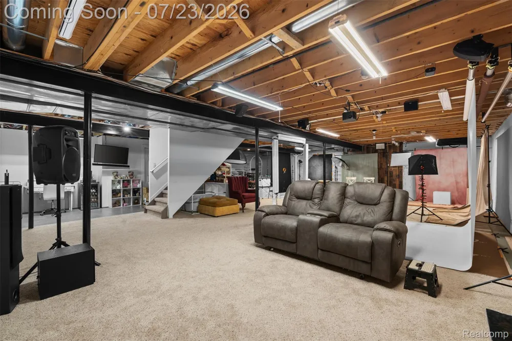 19550 Shorecrest Drive Clinton Charter Township, MI 48038