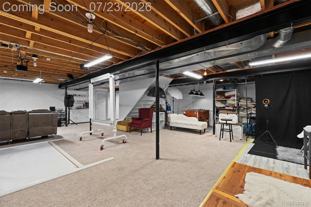 19550 Shorecrest Drive Clinton Charter Township, MI 48038