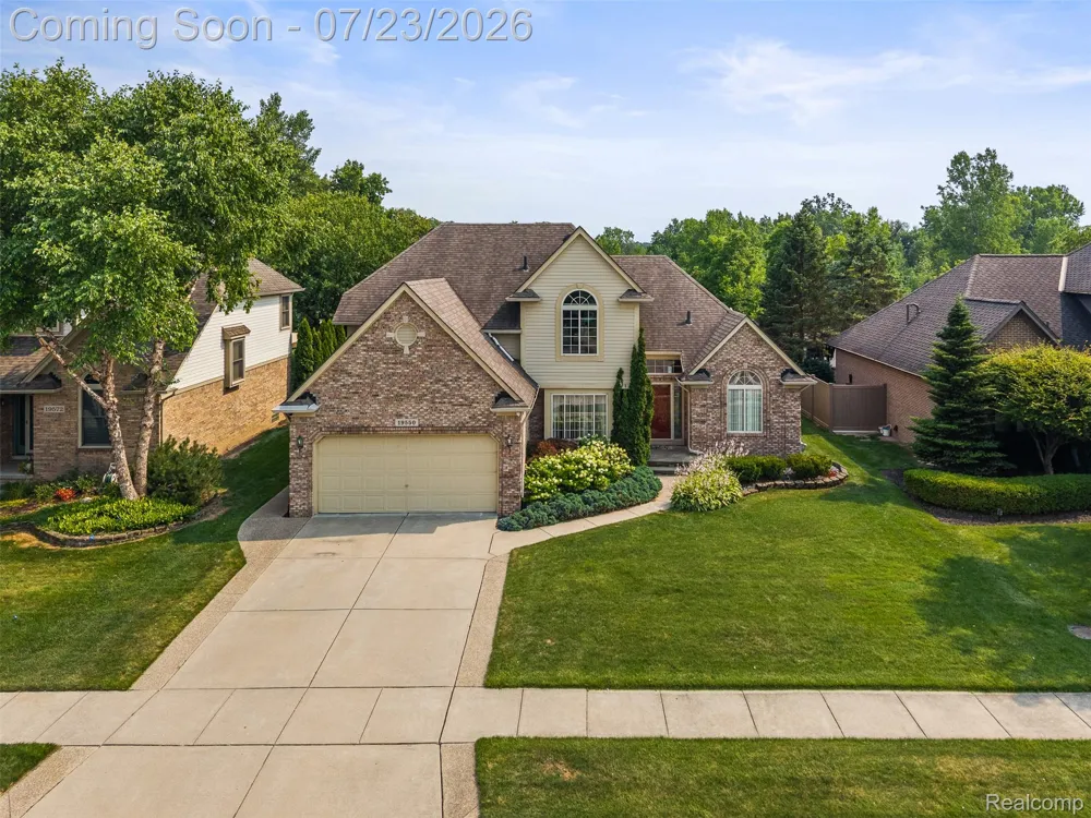 19550 Shorecrest Drive Clinton Charter Township, MI 48038