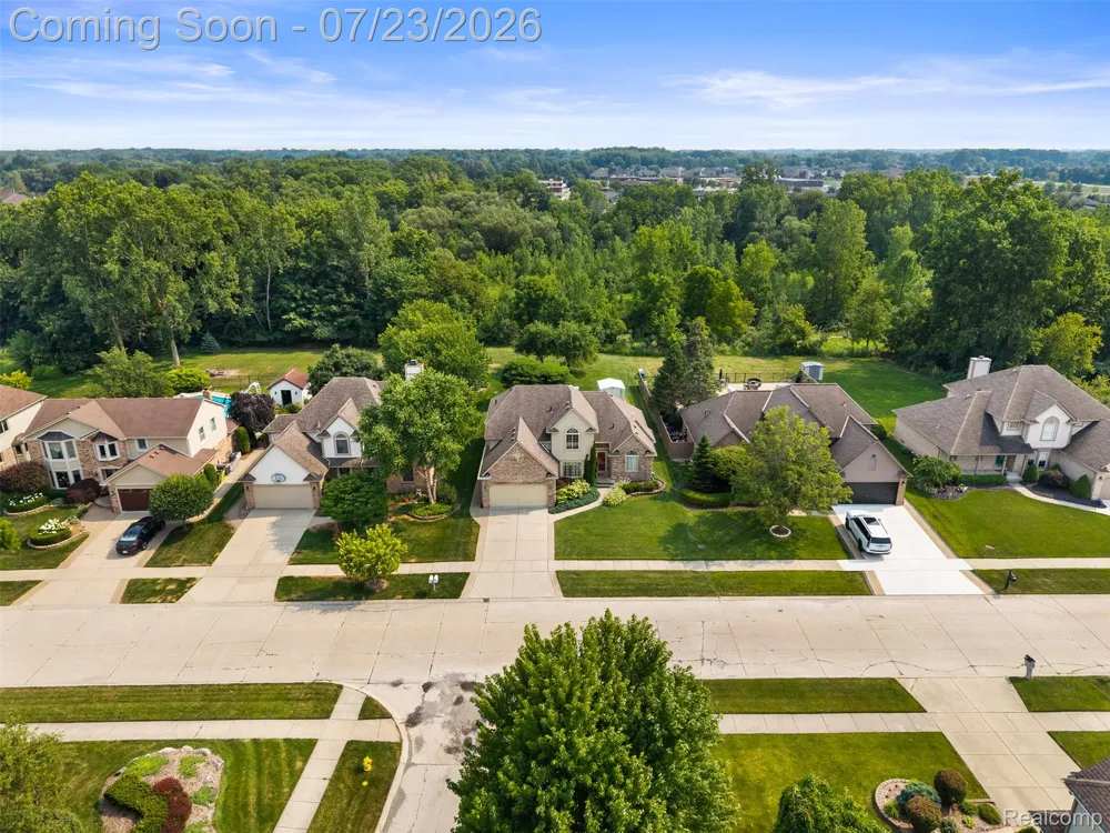 19550 Shorecrest Drive Clinton Charter Township, MI 48038