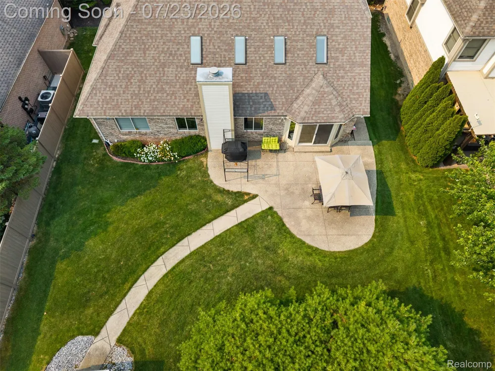 19550 Shorecrest Drive Clinton Charter Township, MI 48038