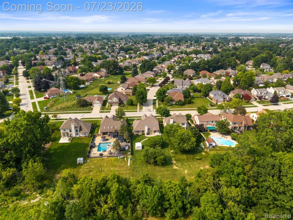 19550 Shorecrest Drive Clinton Charter Township, MI 48038