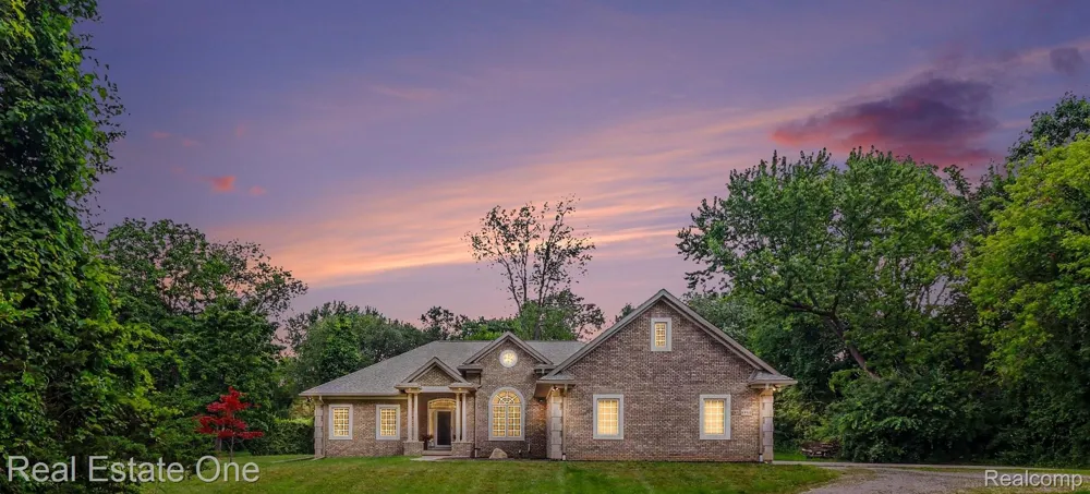 1755 Gray Twig Lane Milford Charter Township, MI 48381