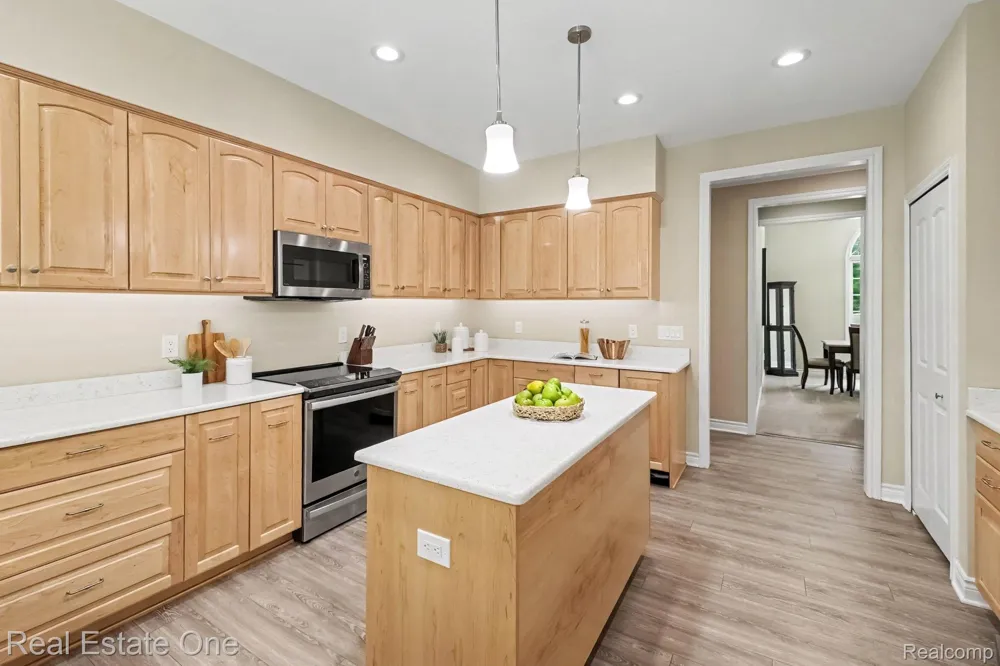 1755 Gray Twig Lane Milford Charter Township, MI 48381