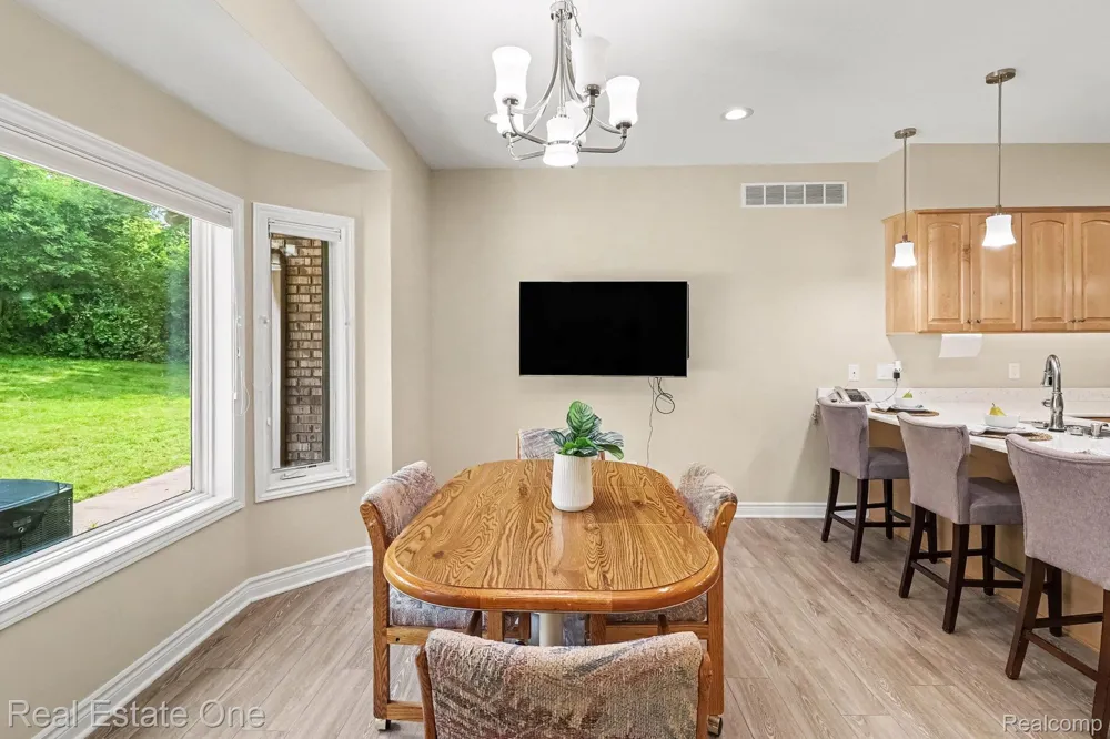 1755 Gray Twig Lane Milford Charter Township, MI 48381