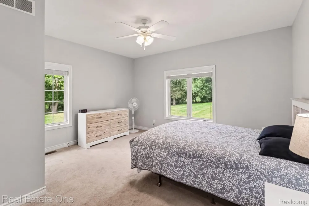1755 Gray Twig Lane Milford Charter Township, MI 48381