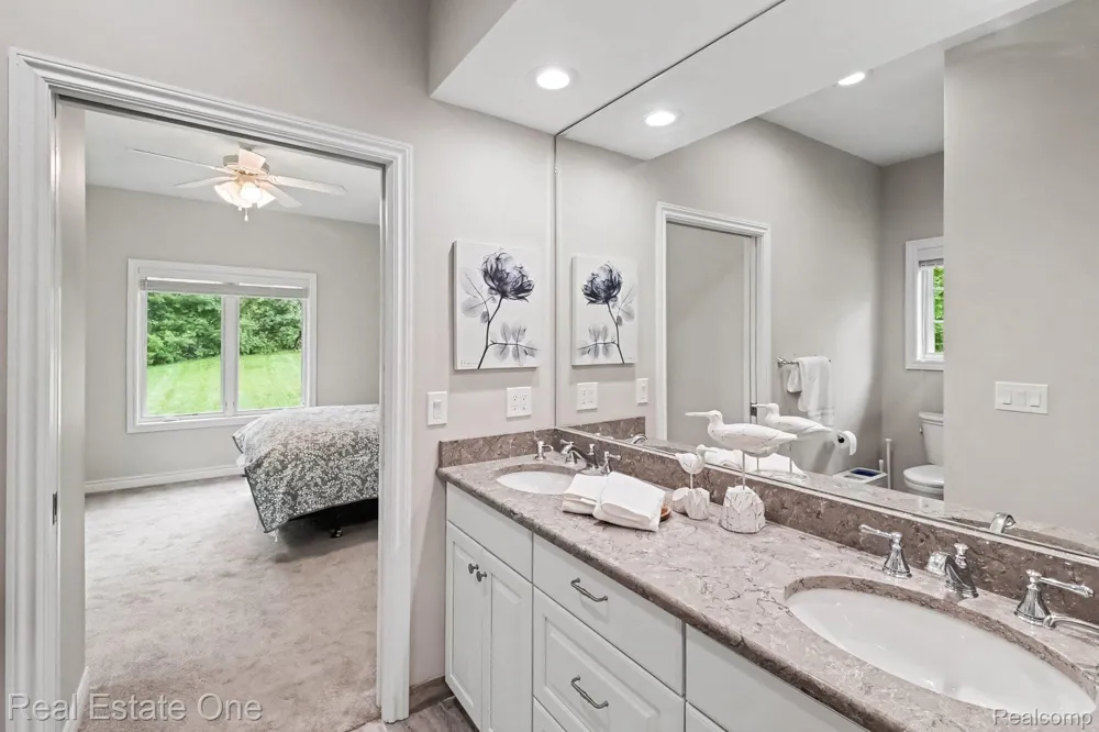 1755 Gray Twig Lane Milford Charter Township, MI 48381