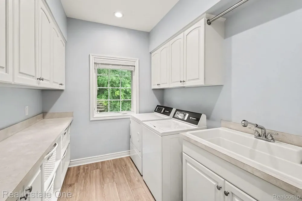 1755 Gray Twig Lane Milford Charter Township, MI 48381