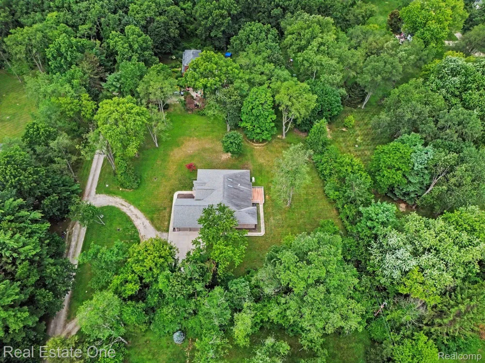1755 Gray Twig Lane Milford Charter Township, MI 48381
