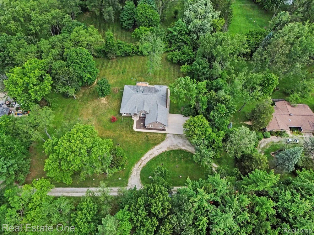 1755 Gray Twig Lane Milford Charter Township, MI 48381