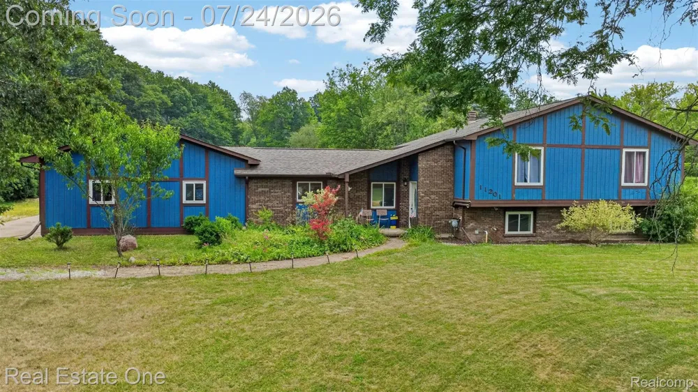 11201 Horton Road Groveland Township, MI 48442