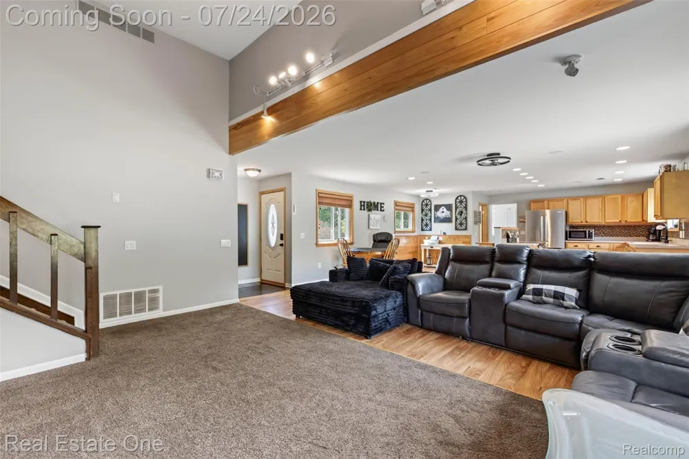 11201 Horton Road Groveland Township, MI 48442