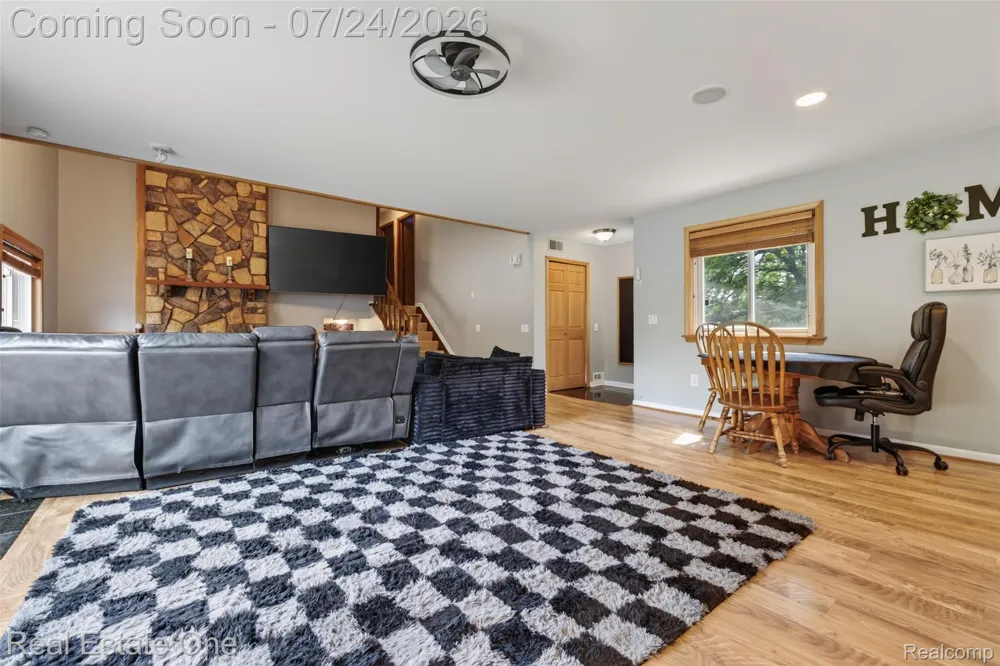 11201 Horton Road Groveland Township, MI 48442