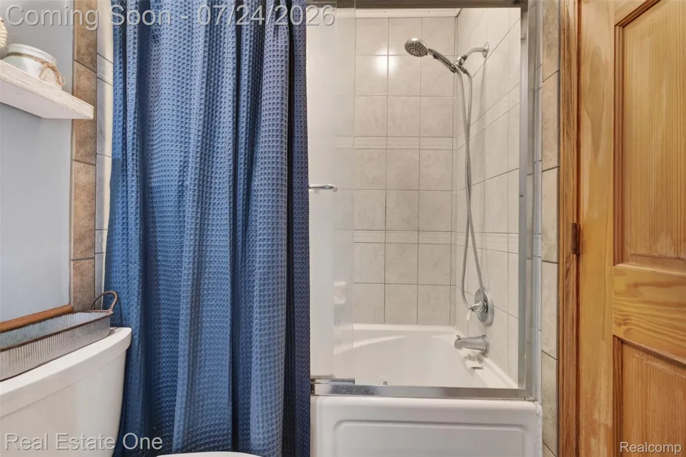 11201 Horton Road Groveland Township, MI 48442