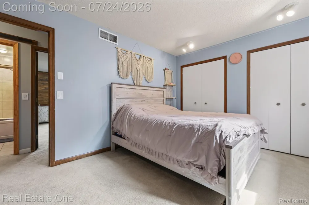 11201 Horton Road Groveland Township, MI 48442