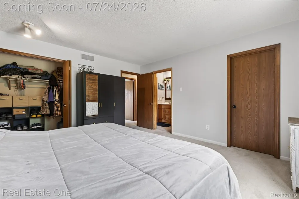 11201 Horton Road Groveland Township, MI 48442