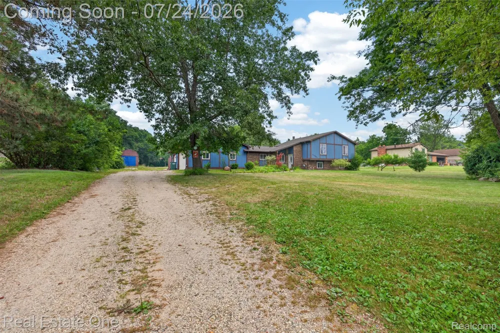 11201 Horton Road Groveland Township, MI 48442
