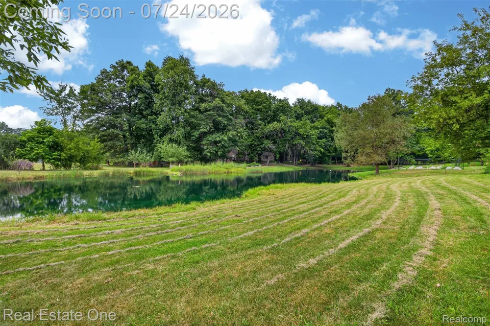 11201 Horton Road Groveland Township, MI 48442