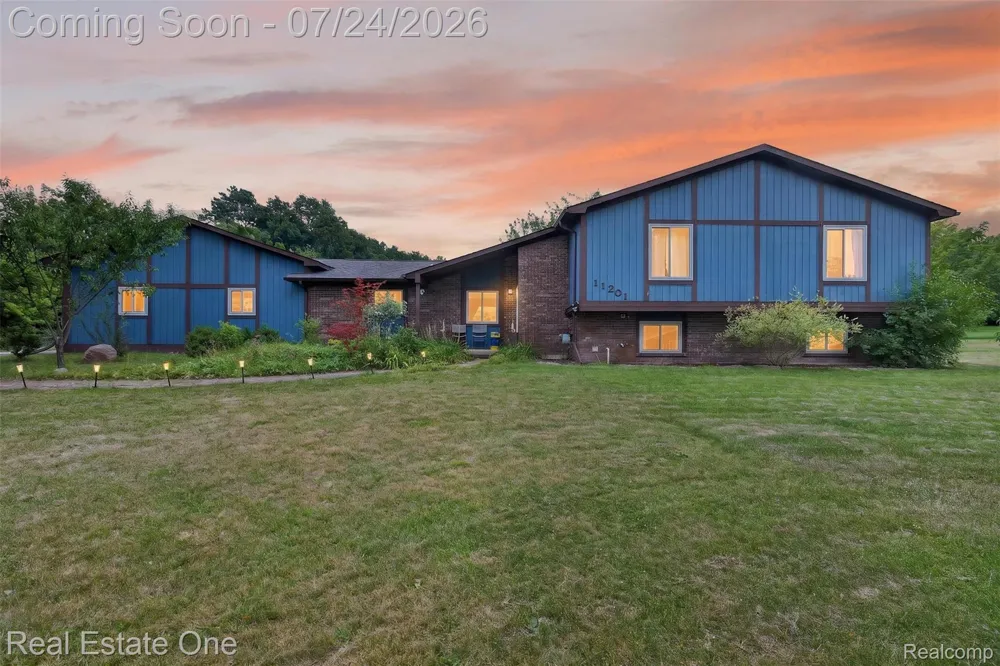 11201 Horton Road Groveland Township, MI 48442