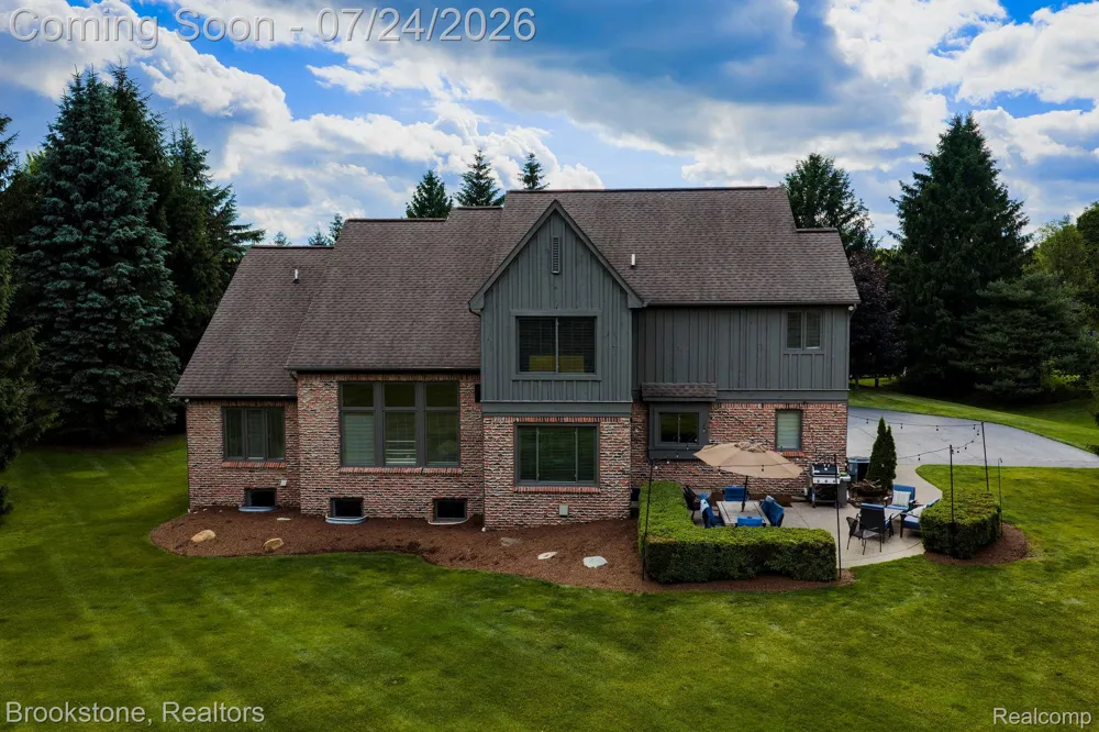 7768 Somerhill Lane Springfield Charter Township, MI 48348