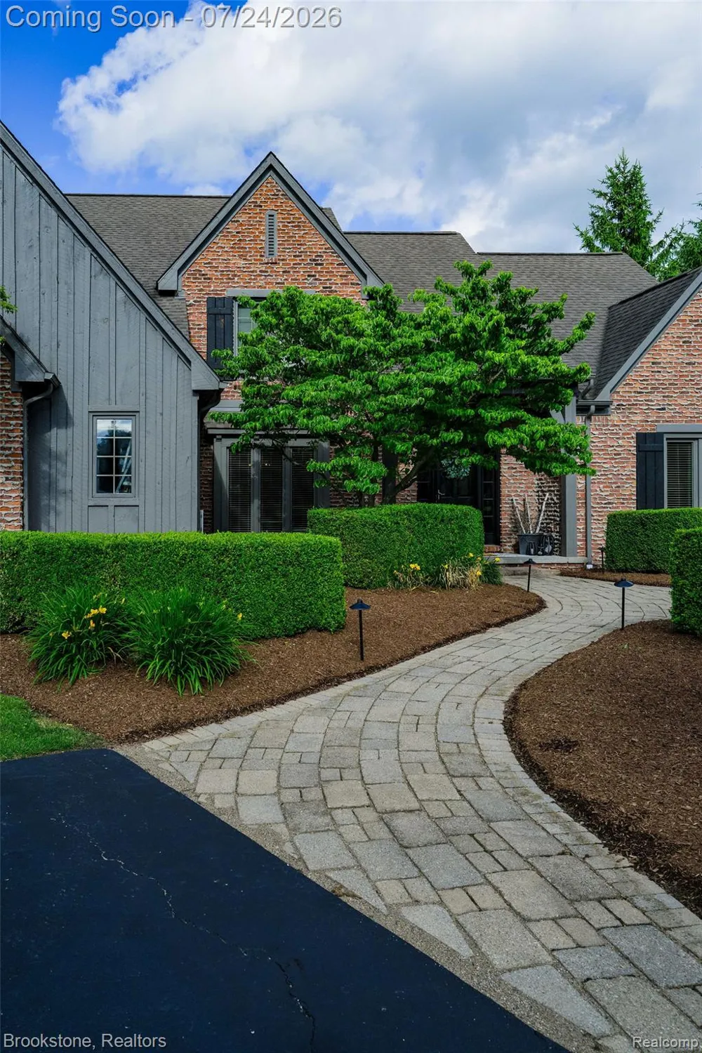 7768 Somerhill Lane Springfield Charter Township, MI 48348