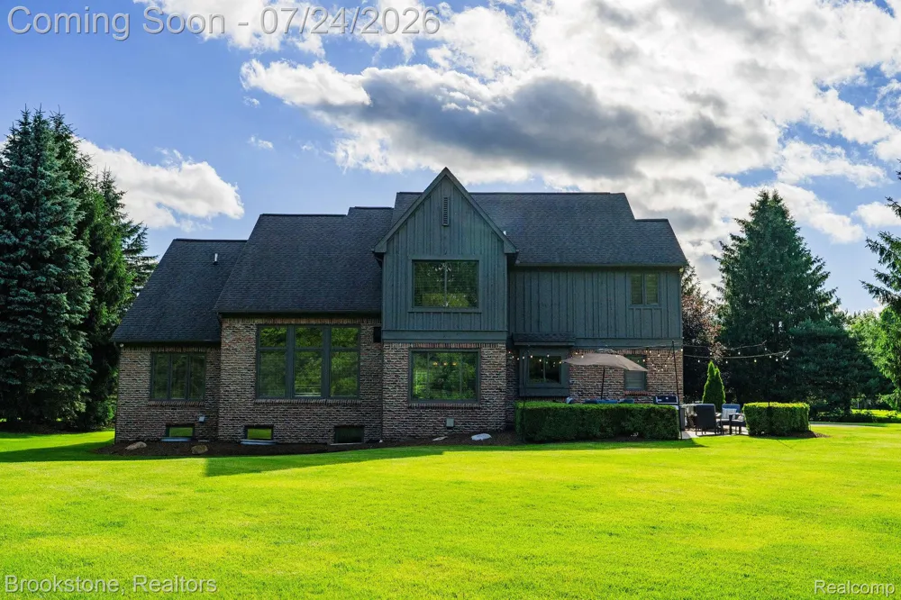 7768 Somerhill Lane Springfield Charter Township, MI 48348