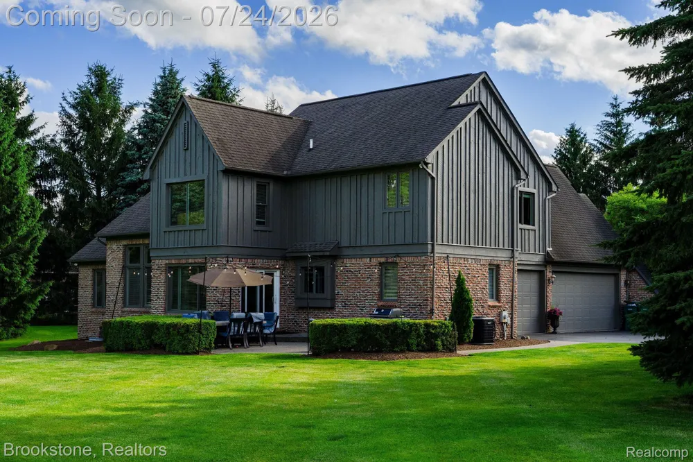 7768 Somerhill Lane Springfield Charter Township, MI 48348