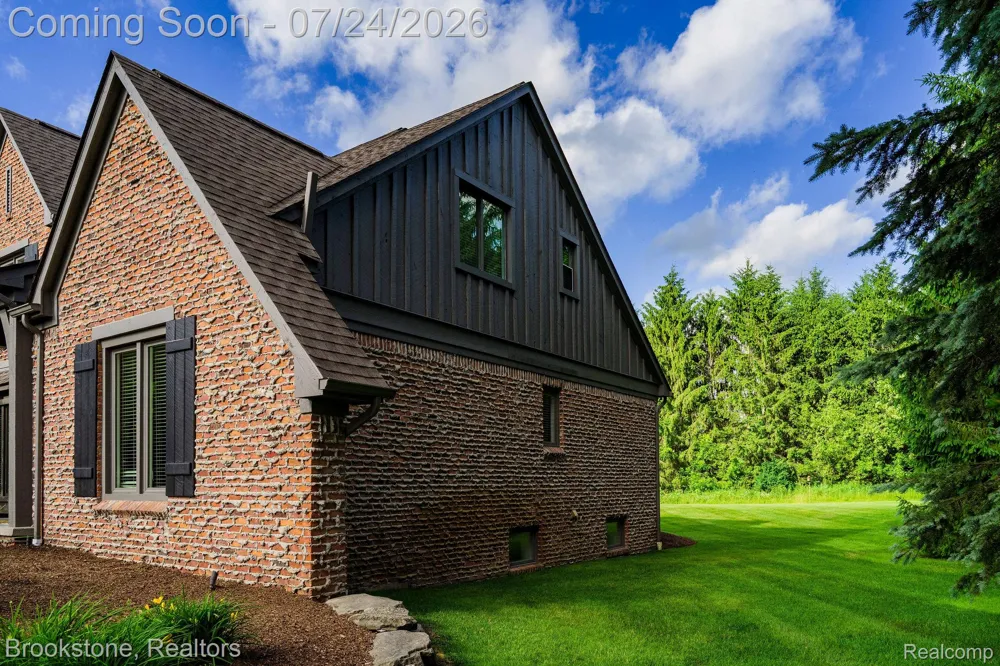 7768 Somerhill Lane Springfield Charter Township, MI 48348