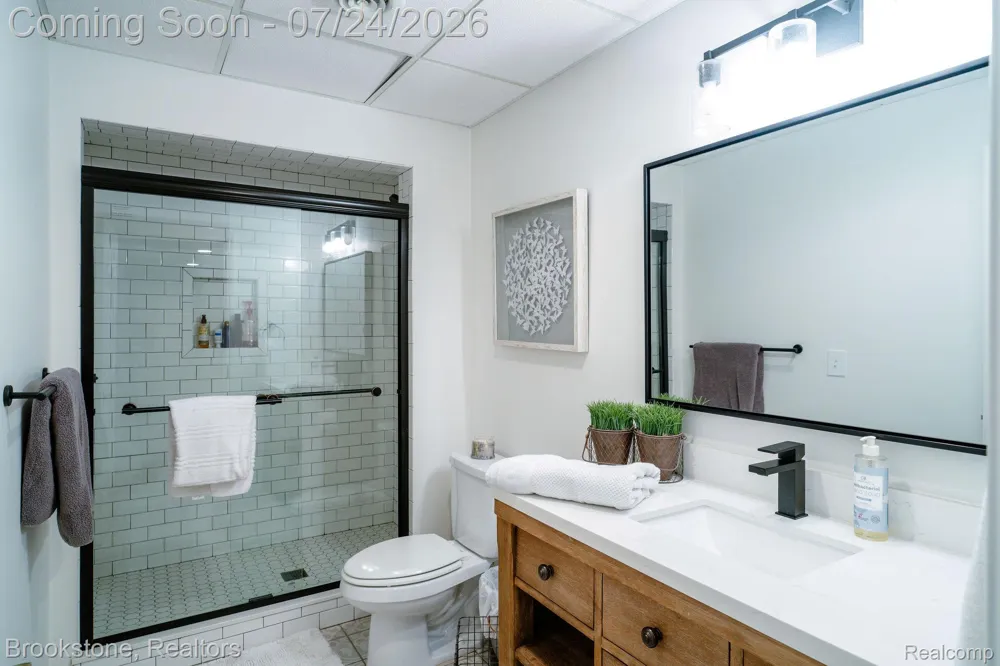 7768 Somerhill Lane Springfield Charter Township, MI 48348