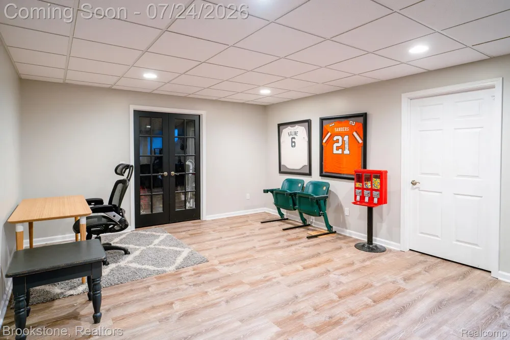 7768 Somerhill Lane Springfield Charter Township, MI 48348